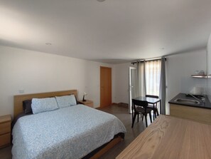 Wi-Fi de cortesia, roupa de cama