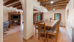 Dining - Country House 'Rocosa' with Mountain View, Wi-Fi and Air Conditioning (San Acisclo de Vallalta)
