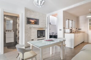 Dining - Apartment 'Serranía' with Private Terrace, Wi-Fi and Air Conditioning (Ronda)