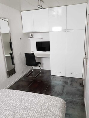 3 多间卧室、熨斗/熨衣板、上网接入