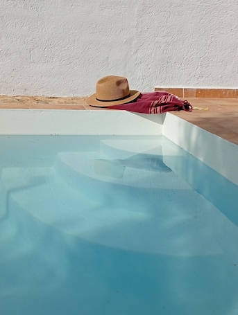 Pool. Holiday Home 'La Sierra Del Viento' with Mountain View, Private Pool and Wi-Fi