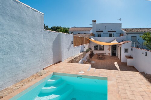 Casa Vacacional 'La Sierra Del Viento' con Vista a la Montaña, Piscina Privada y Wi-Fi