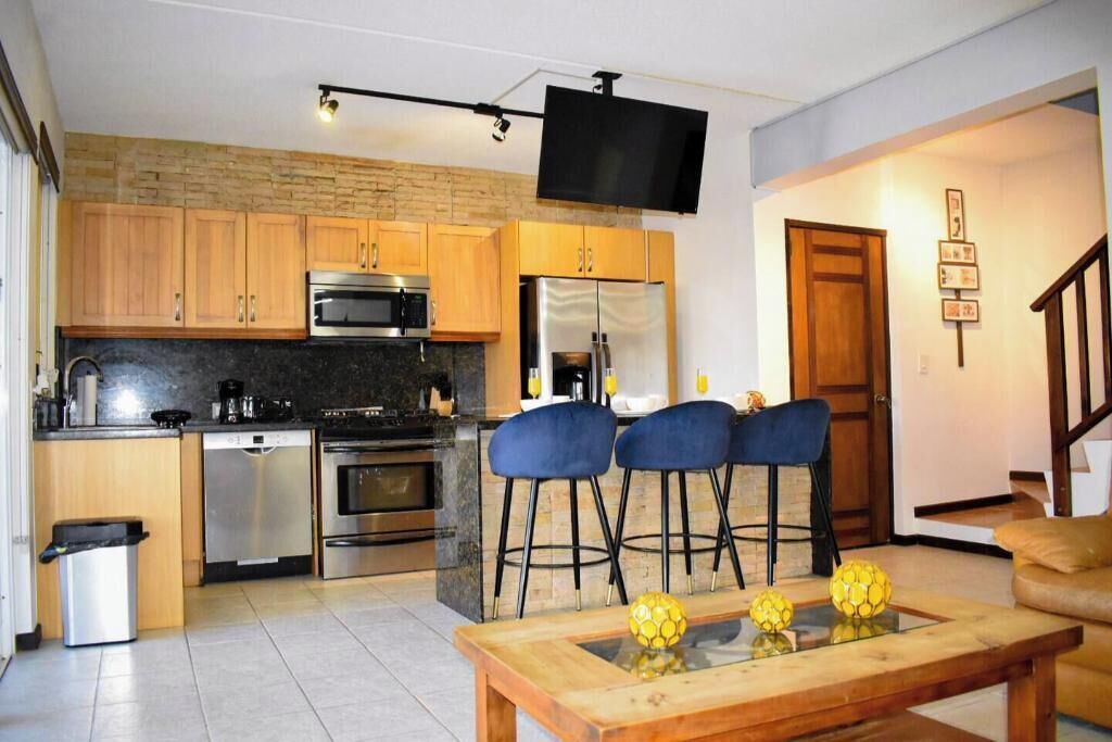 Microwave, oven, dishwasher, coffee/tea maker