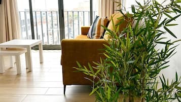 Appartement, 1 chambre, balcon | Coin séjour