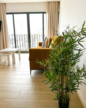 Apartment, 1 Bedroom, Balcony | Living area