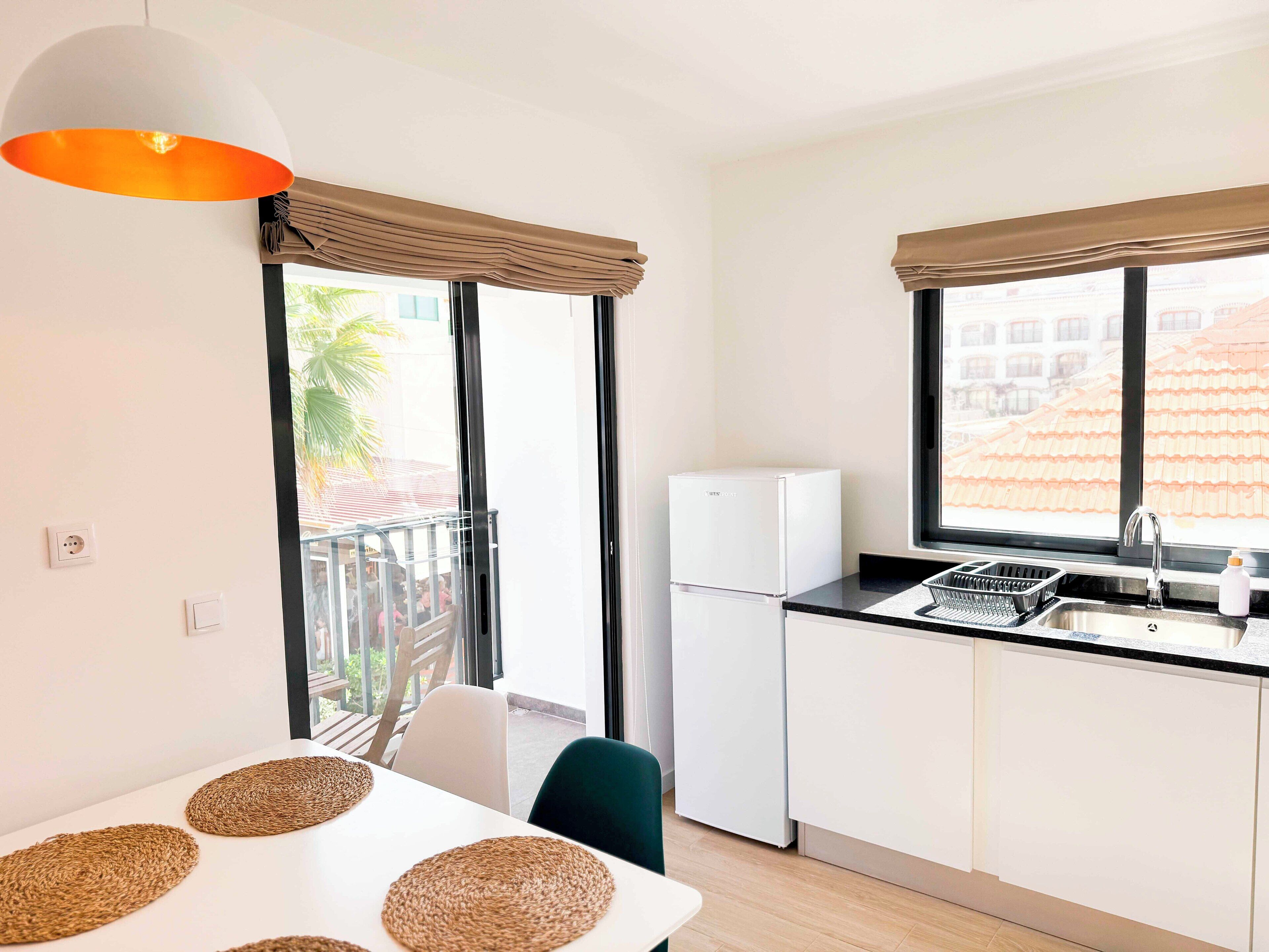 Apartamento, 1 habitación, balcón | Cocina básica privada | Frigorífico, microondas, horno y placa de cocina