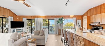 Secluded Shoreline Retreat