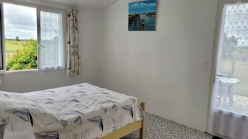 1 makuuhuone, silitysrauta/-lauta, vuodevaatteet