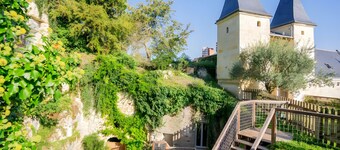 Grand gîte insolite avec piscine en bord de loire en anjou