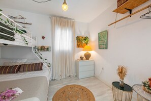 2 bedrooms, bed sheets