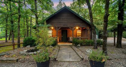 Secluded, Hot Tub, Game Room, Pets, Firepit
