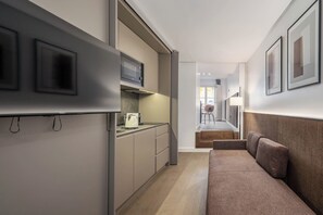 Studio, Terrace | Private kitchen | Mini-fridge, microwave, stovetop, espresso maker - Aspasios Baixa Apartments (Porto)