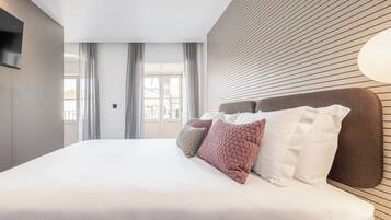 In-room safe, iron/ironing board, free WiFi, bed sheets