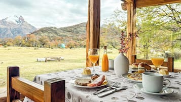 Tägliches inbegriffenes Frühstücksbuffet