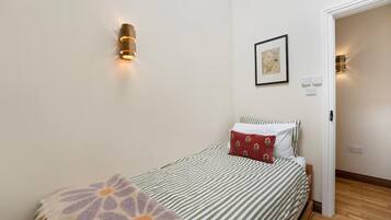 2 phòng ngủ, truy cập Internet không dây miễn phí, bộ trải giường