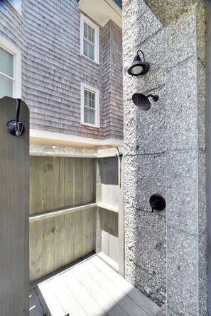 Property grounds - Beachfront 3 Bed, 3.5 Bath - Unobstructed Ocean Views (St. Simons Island)