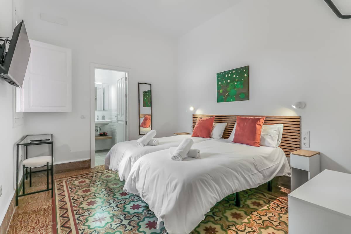 Double or Twin Room | Free WiFi