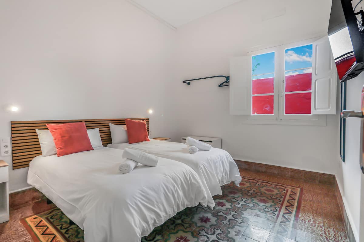 Double or Twin Room | Free WiFi