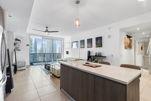 Interior - Brickell Miami 1BR near City Centre & Metromover - Pool, Gym, Monthly OK (Miami)