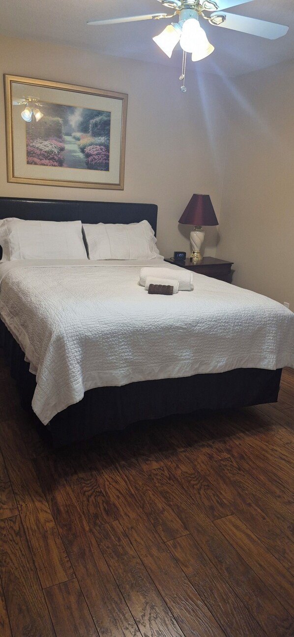 1 chambre, fer et planche à repasser, Wi-Fi, literie fournie