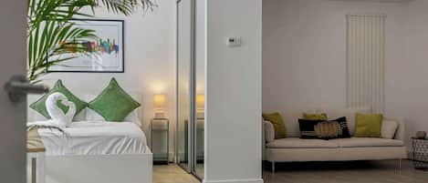 1 bedroom, desk, iron/ironing board, WiFi