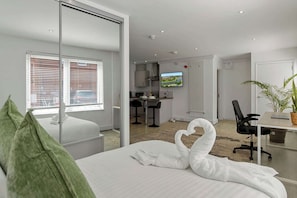 1 bedroom, desk, iron/ironing board, WiFi