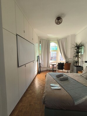 Luxury Quadruple Room, Courtyard View | Minibar, free WiFi - 2bangkok residence (Ghent)