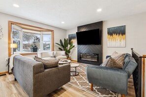 Télévision, cheminée