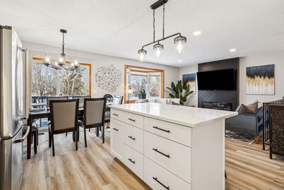 Champions' NSC Retreat HotTub Grill FirePit Fenced