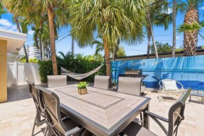 屋外ダイニングエリア