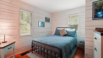2 Schlafzimmer, Bügeleisen/Bügelbrett, kostenloses WLAN, Bettwäsche