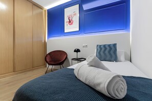 Laptop workspace, free WiFi - Las Canteras Coastal Rooms RqUx  (Las Palmas de Gran Canaria)