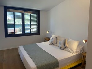 4 soverom, strykejern/-brett, wi-fi og sengetøy