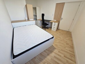 3 bedrooms, WiFi, bed sheets - Renovated apartment for 6 / 7 people close to the old town. (Dinan)