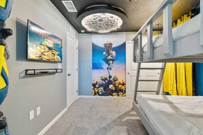 6 bedrooms, iron/ironing board, WiFi