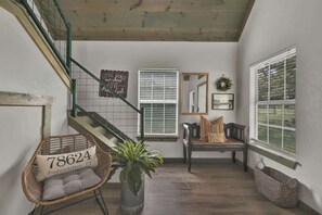 House, Multiple Beds, Patio, Garden View (3408 Grapecreek Ldge) | Interior