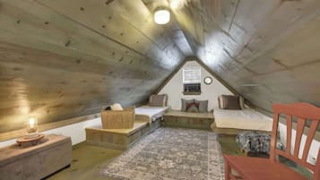 3 bedrooms, individually decorated, individually furnished, bed sheets