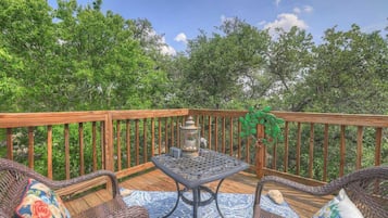 Casa, 1 cama King, varanda, vista para o jardim (3408 Grapecreek Tree) | Opções para refeição ao ar livre