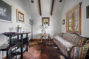 House, Multiple Beds, Patio, Garden View (9996 US-290 - Combo) | Living area - Charming Cottages Steps From Messina Hof Hill Country Winery (Fredericksburg)