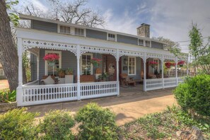 Exterior - East Suite in Gillespie House -steps to Main Street! (Fredericksburg)