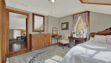 Maison, 1 grand lit, patio, vue sur le jardin (415 W San Antonio- E) | 1 chambre, décor unique, ameublement unique, literie fournie