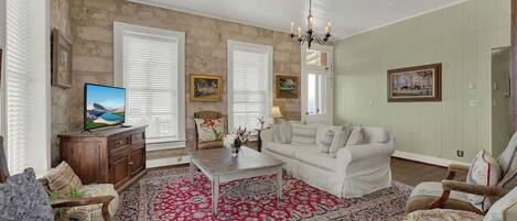 Maison, Plusieurs lits, patio, vue sur le jardin (101 N Orange #1) | Aire de séjour