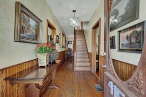 Maison, plusieurs lits, bain à remous, vue jardin (415 W San Antonio- C) | Intérieur