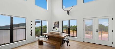 3 habitaciones, decoración personalizada y muebles diferentes