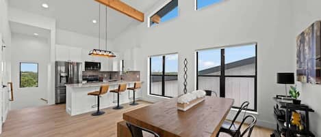 House, Multiple Beds, Hot Tub (337 Colt Valley) | Private kitchen