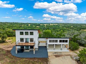 Exterior - Hill Country Escape W/views Plus, Hot-tub and Pet Friendly! (Kerrville)
