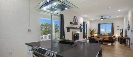 独立别墅, 2 张大床, 热水浴缸 (215 Coyote Ln) | 住宿内部