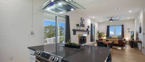 House, 2 Queen Beds, Hot Tub (215 Coyote Ln) | Interior