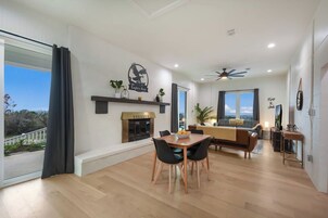 House, 2 Queen Beds, Hot Tub (215 Coyote Ln) | Living area | Fireplace