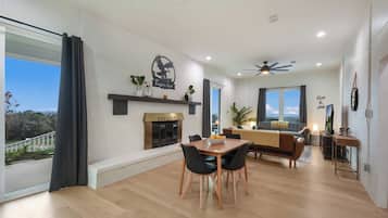 House, 2 Queen Beds, Hot Tub (215 Coyote Ln) | Living area | Fireplace